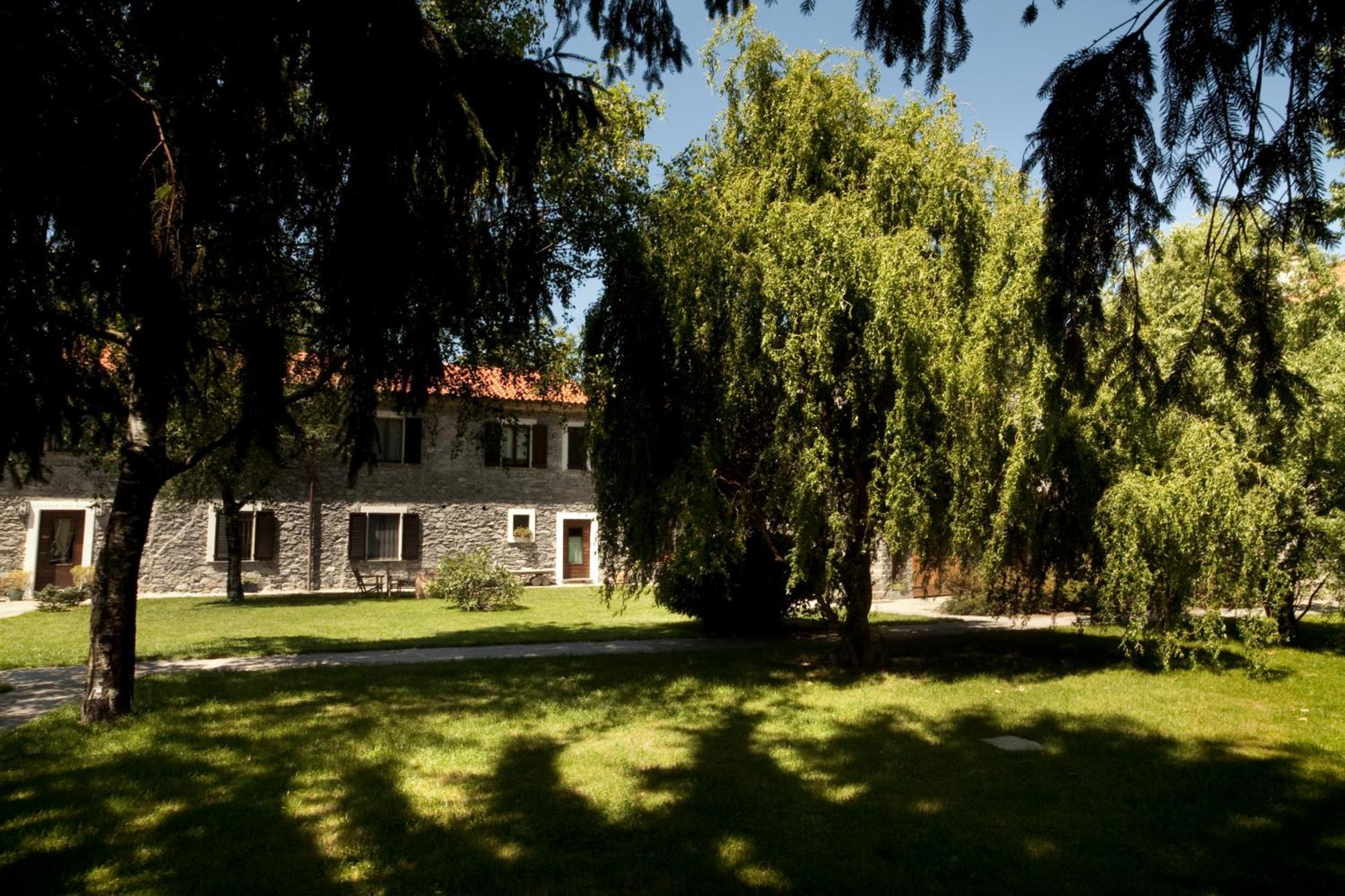 Cascina Borgofrancone Aparthotel Gera Lario Bagian luar foto