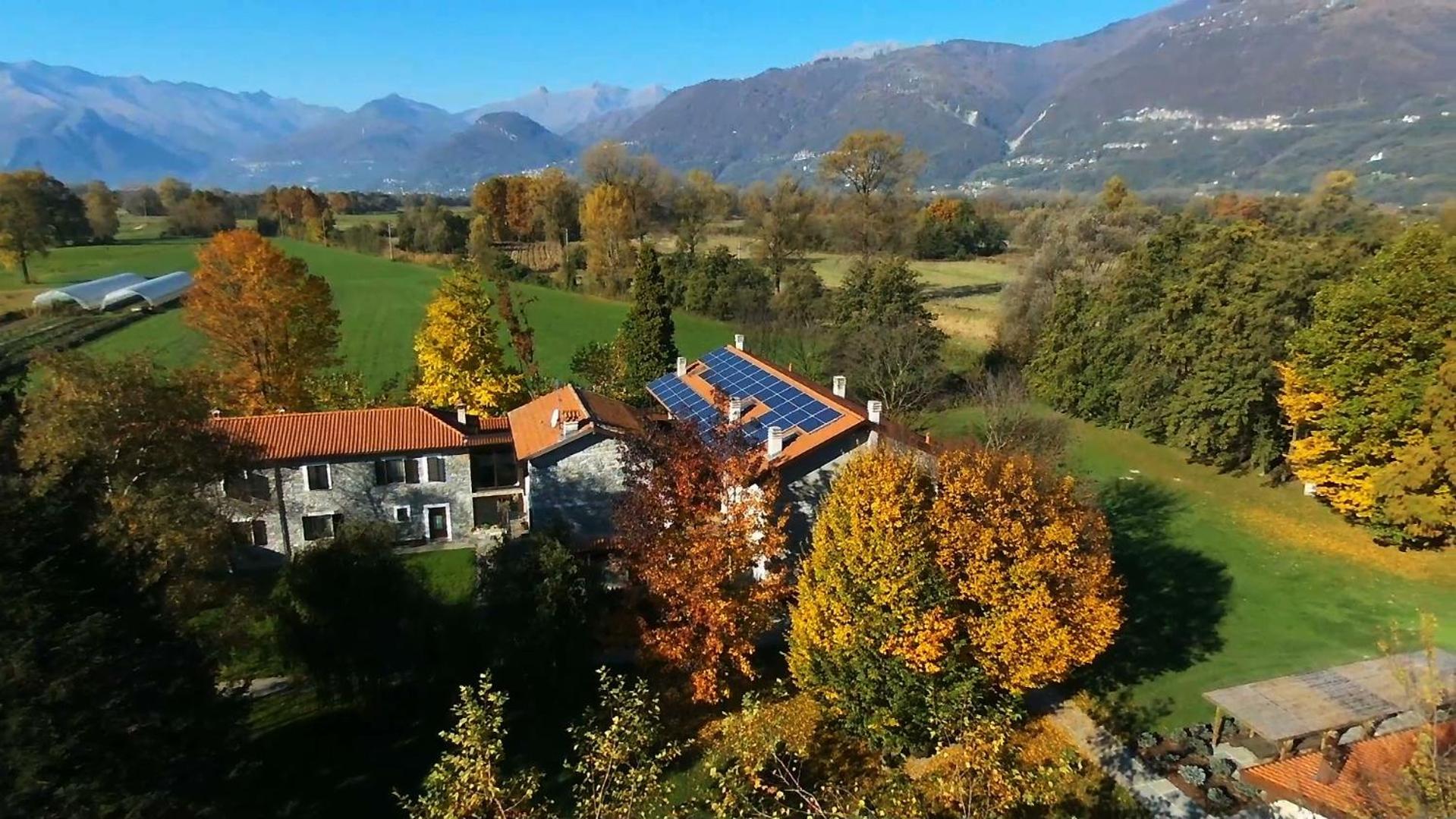 Cascina Borgofrancone Aparthotel Gera Lario Bagian luar foto
